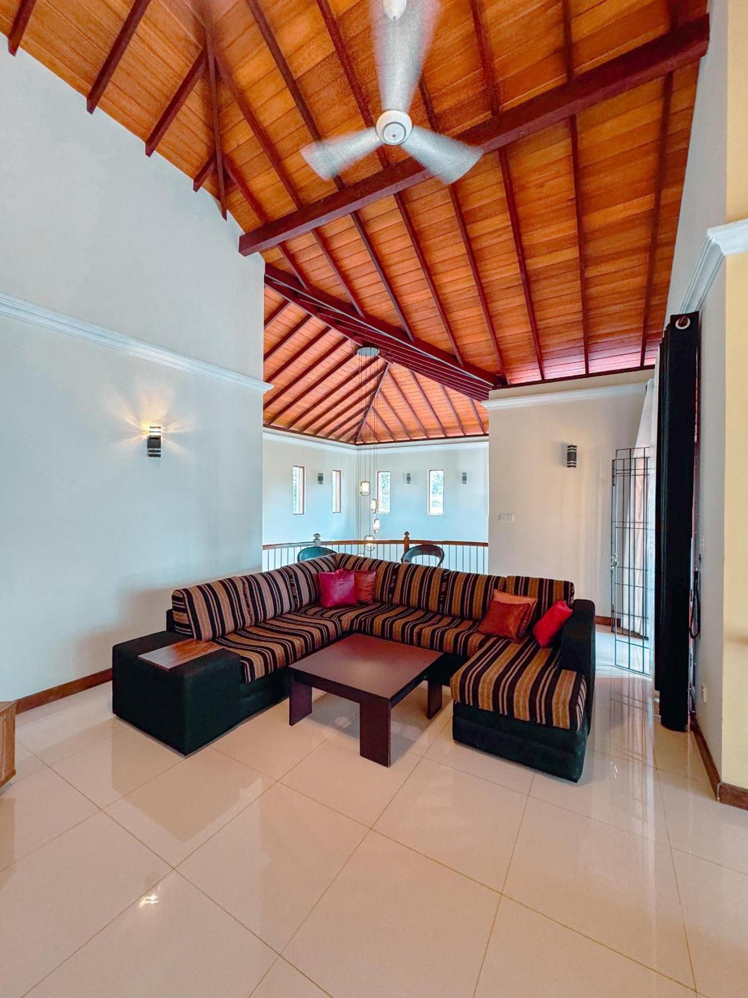 Bigcity Villa - Airport Transit Hotel Катунаяка Экстерьер фото
